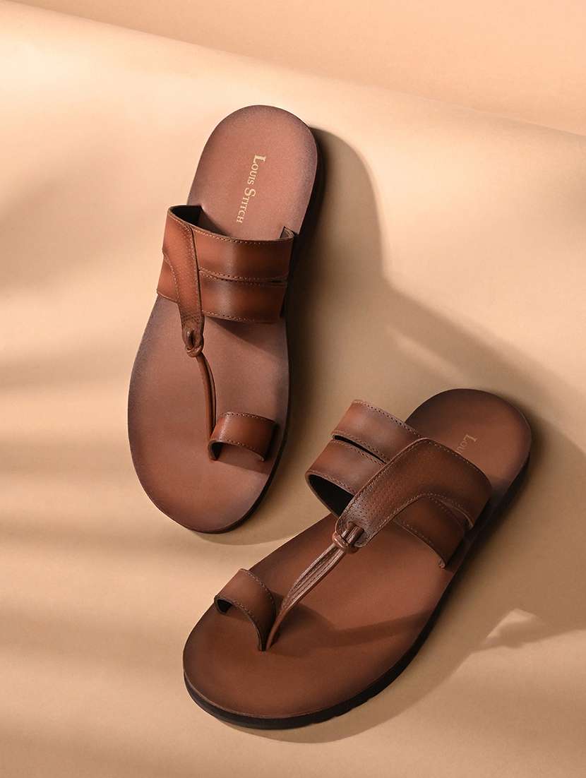 men solid one toe sandal - 21748479 -  Standard Image - 1