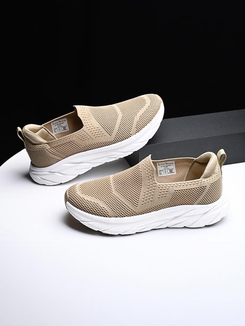 men solid slip on sport shoes - 21748548 -  Standard Image - 0