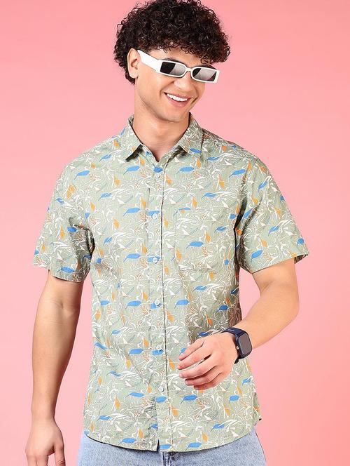 men collared short sleeves casual shirt - 21749807 - Standard Image - 0