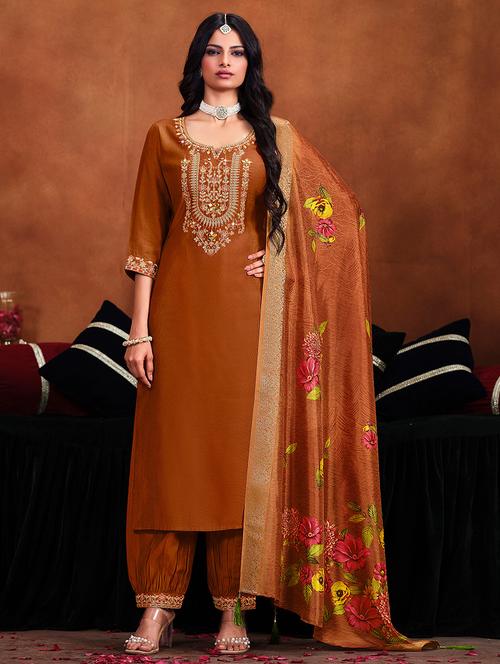 women three quarter sleeve kurta salwar with dupatta set - 21750323 - Standard Image - 0