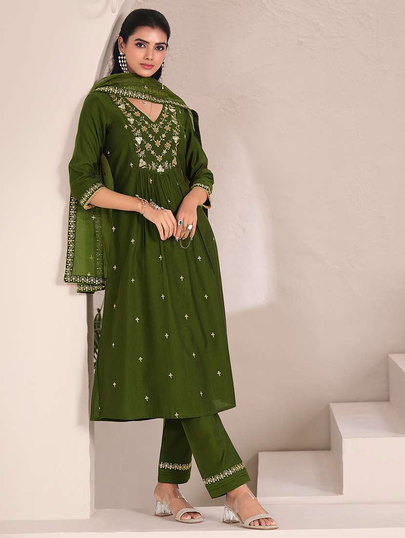 women three quarter sleeve kurta pant with dupatta set - 21750330 -  Zoom Image - 0