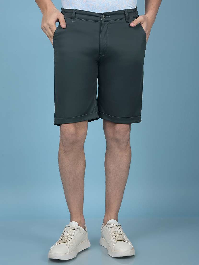 men solid mid rise short