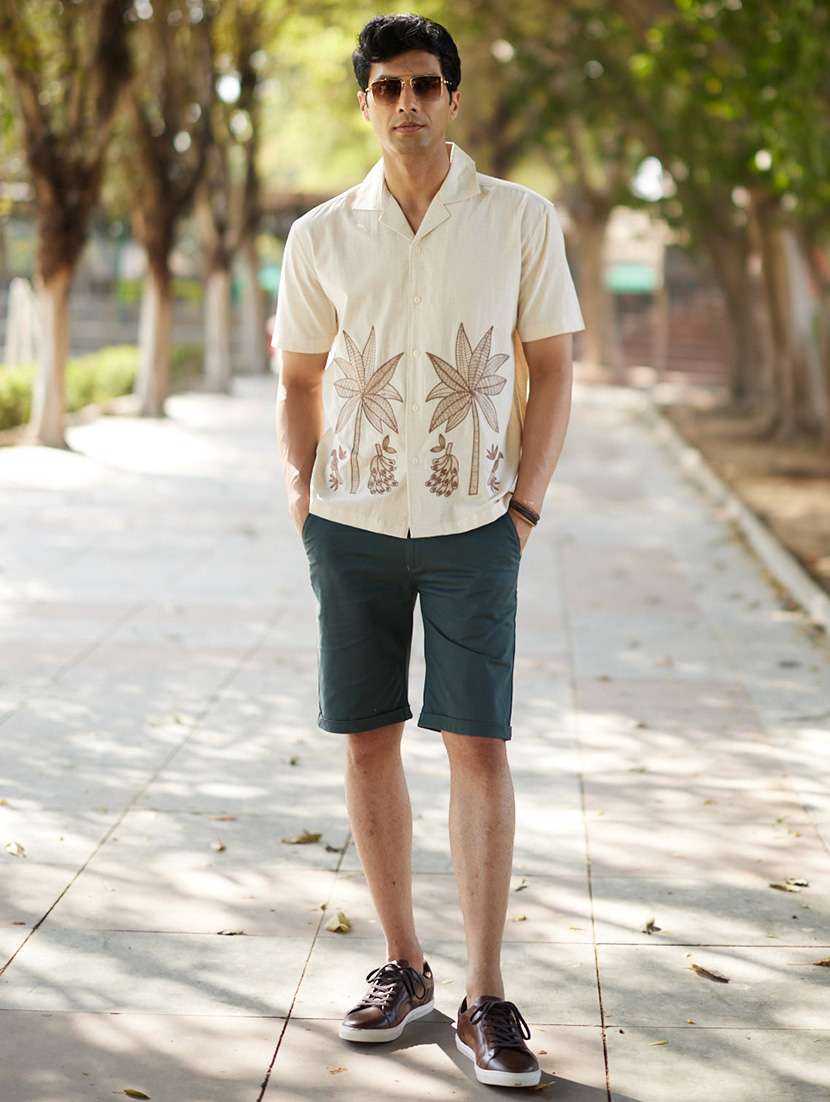 men solid mid rise short - 21750640 -  Standard Image - 1