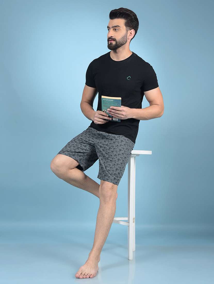 men printed mid rise bermuda shorts - 21750644 -  Standard Image - 4