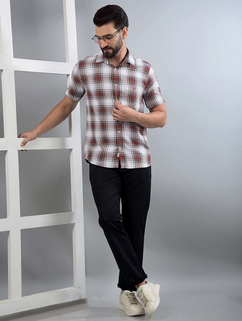 men solid mid rise chinos trouser - 21750672 - Standard Image - 4