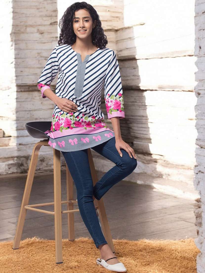 women three quarter sleeve side slit kurta - 21750723 -  Standard Image - 4