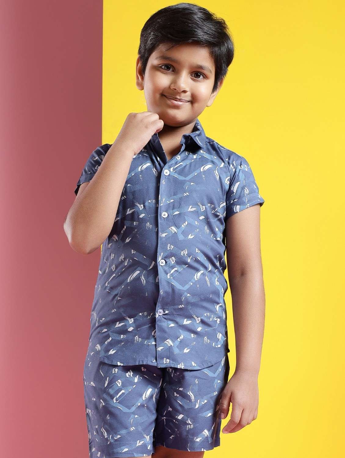 boys printed short sleeves shirt and shorts set - 21750840 -  Standard Image - 4
