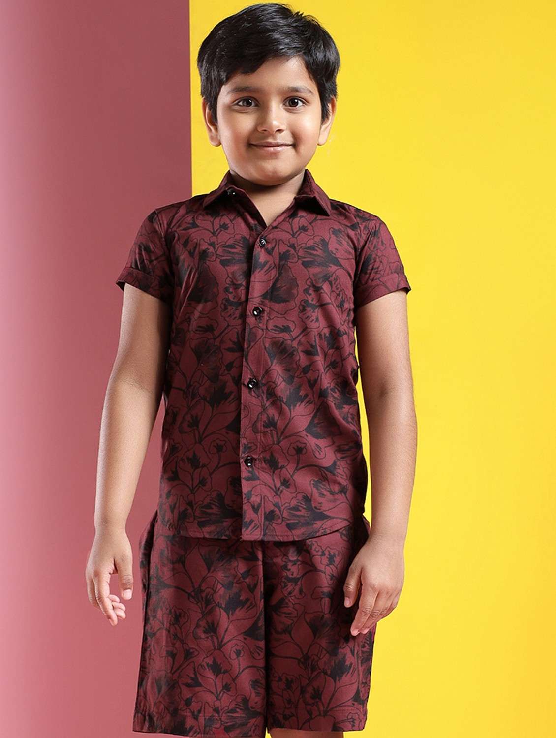 boys printed short sleeves shirt and shorts set - 21750871 -  Standard Image - 4