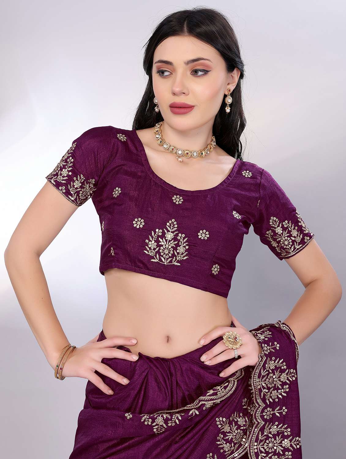 women purple embroidered saree with blouse - 21753225 - Standard Image - 4