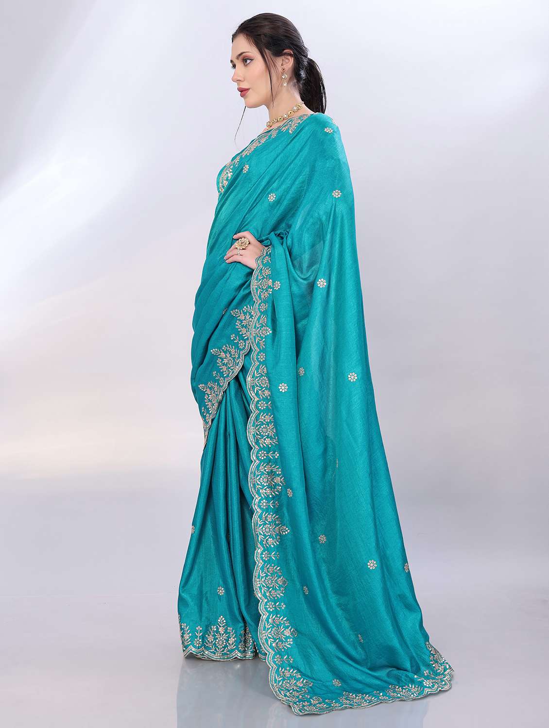 women solid with work embroidered saree with blouse - 21753228 -  Standard Image - 1