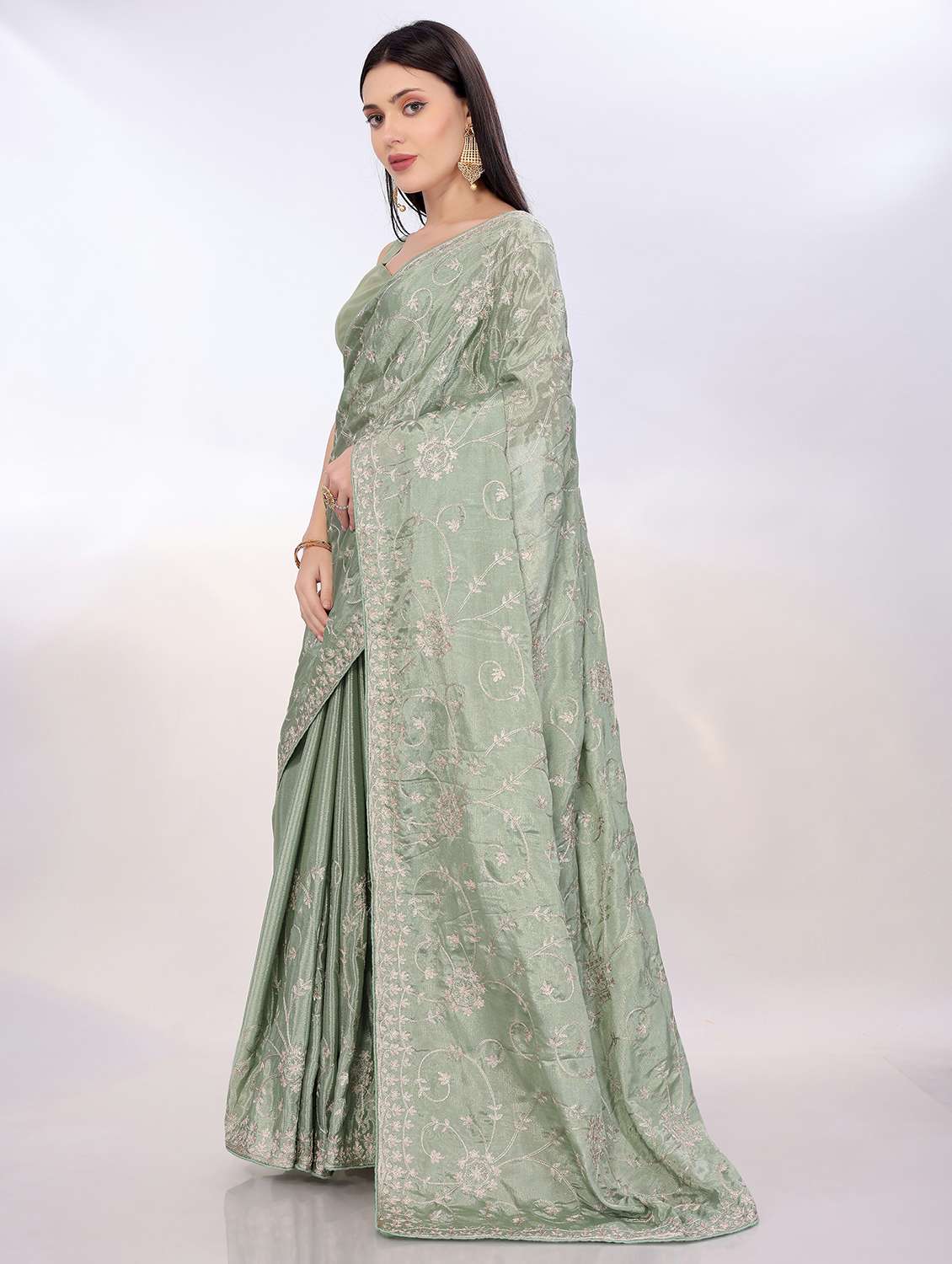 women solid with work embroidered saree with blouse - 21753233 -  Standard Image - 1