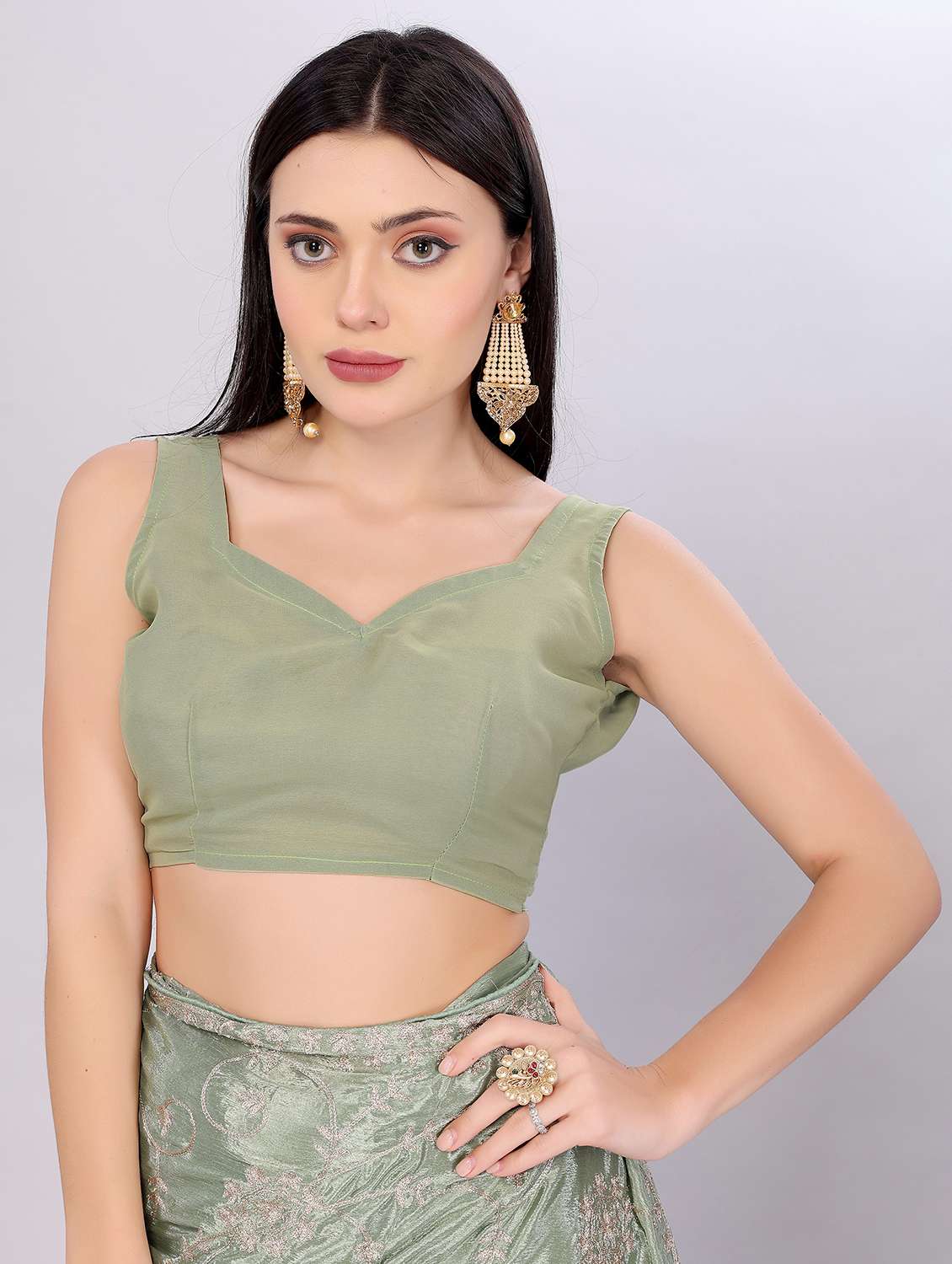 women solid with work embroidered saree with blouse - 21753233 -  Standard Image - 4