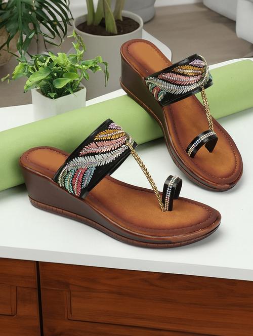 women embroidered toe separator wedge - 21755749 -  Standard Image - 0
