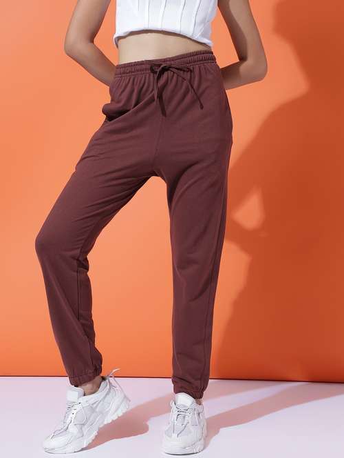 women solid mid rise jogger