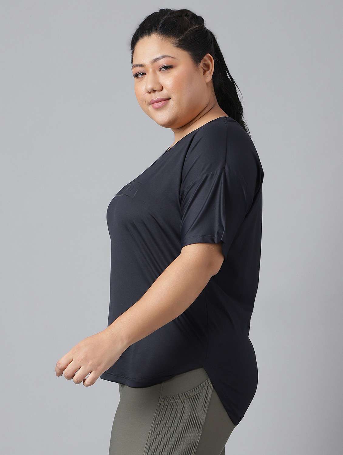 women black typographic round neck t-shirt - 21762475 -  Standard Image - 1