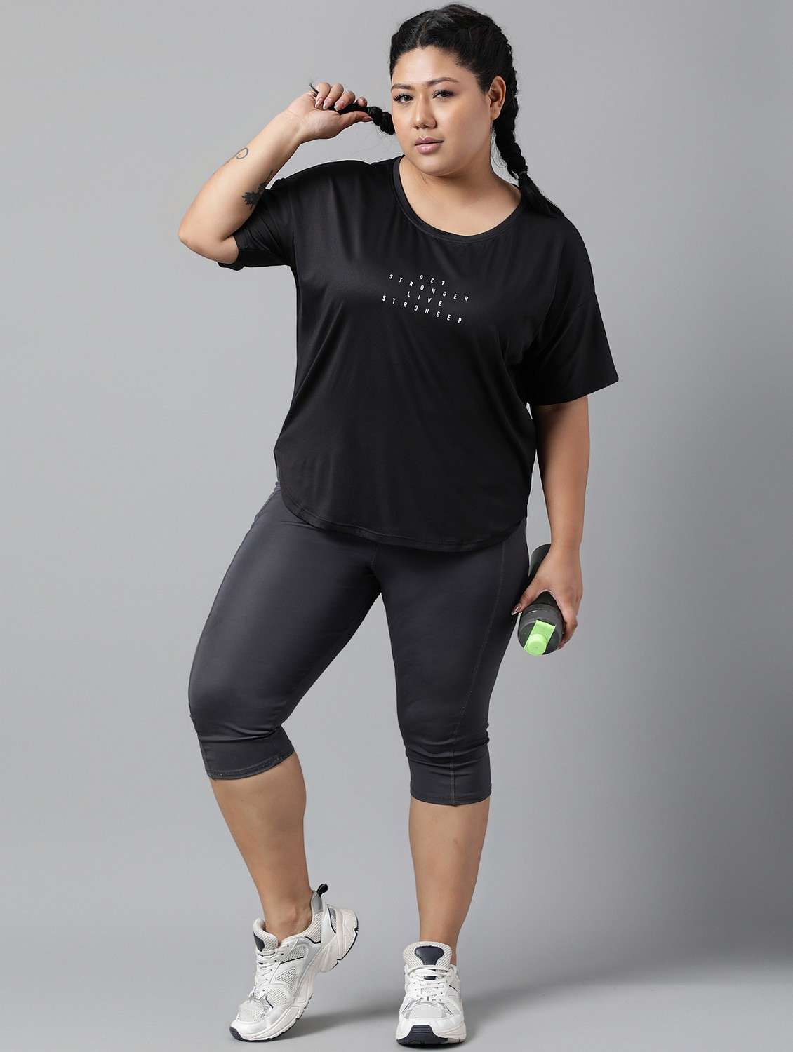 women black typographic round neck t-shirt - 21762489 - Standard Image - 4