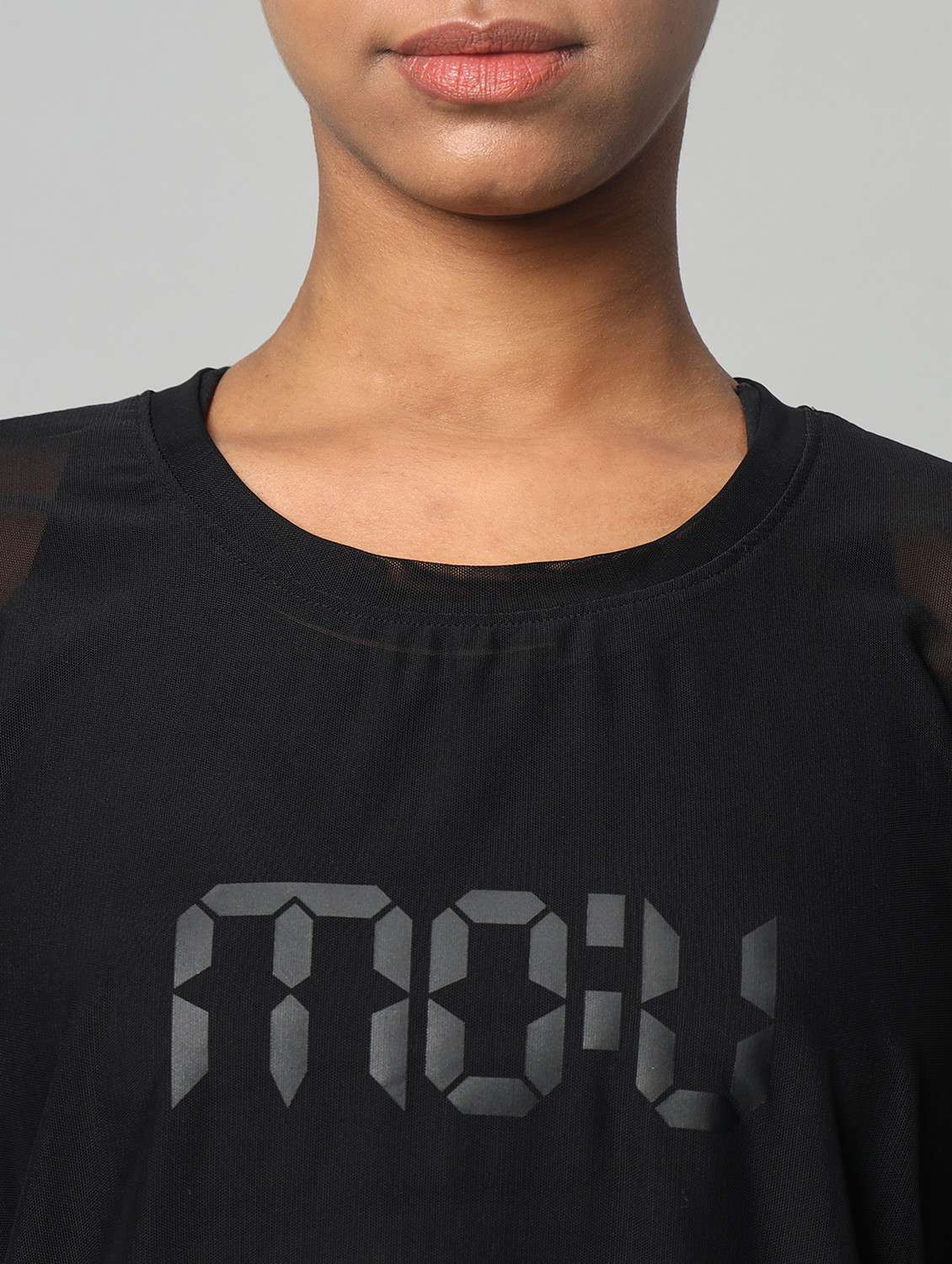 women black typographic round neck t-shirt - 21763284 -  Standard Image - 6