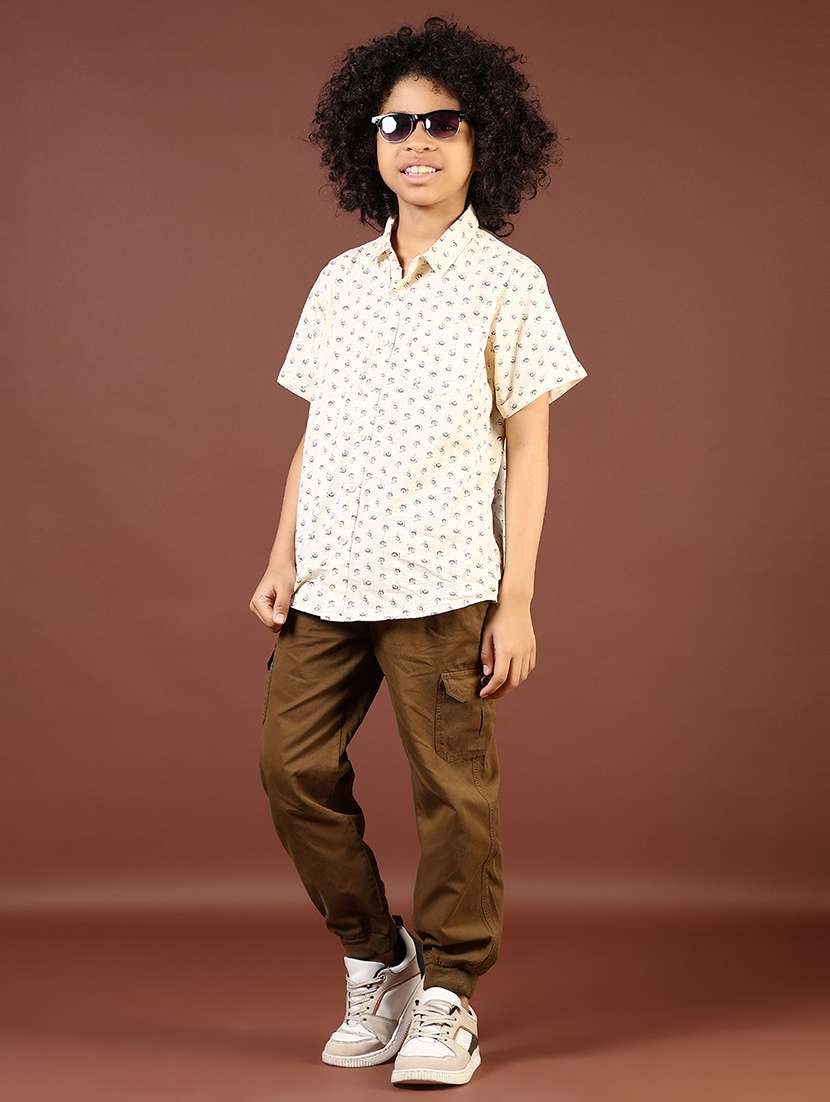 men solid mid rise relaxed fit cargo - 21764340 -  Standard Image - 4