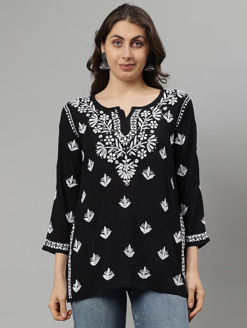 women three quarter sleeve straight chikankari kurti - 21764582 -  Zoom Image - 0