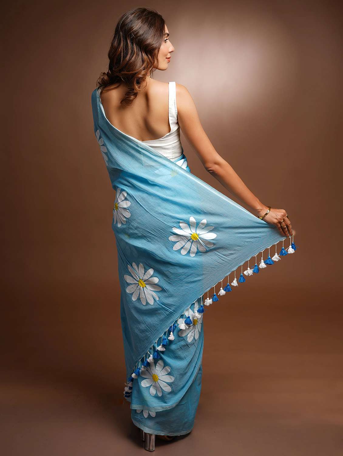 women floral printed saree with blouse - 21766142 -  Standard Image - 1