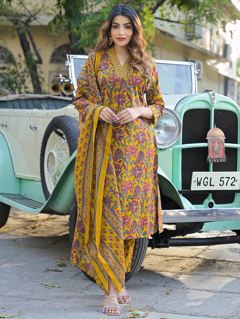 women three quarter sleeve kurta pant with dupatta set - 21766300 - Standard Image - 1