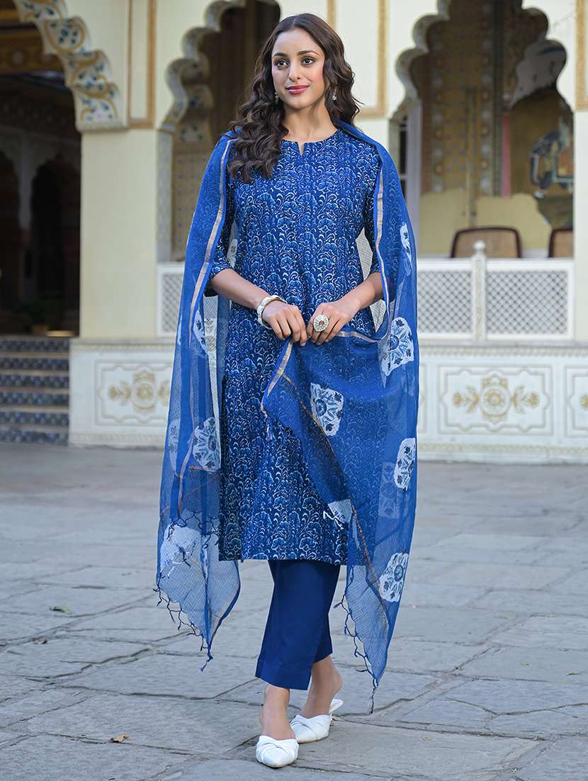 women three quarter sleeve kurta pant with dupatta set - 21766301 - Standard Image - 1