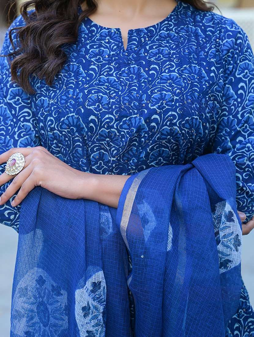 women three quarter sleeve kurta pant with dupatta set - 21766301 - Standard Image - 4