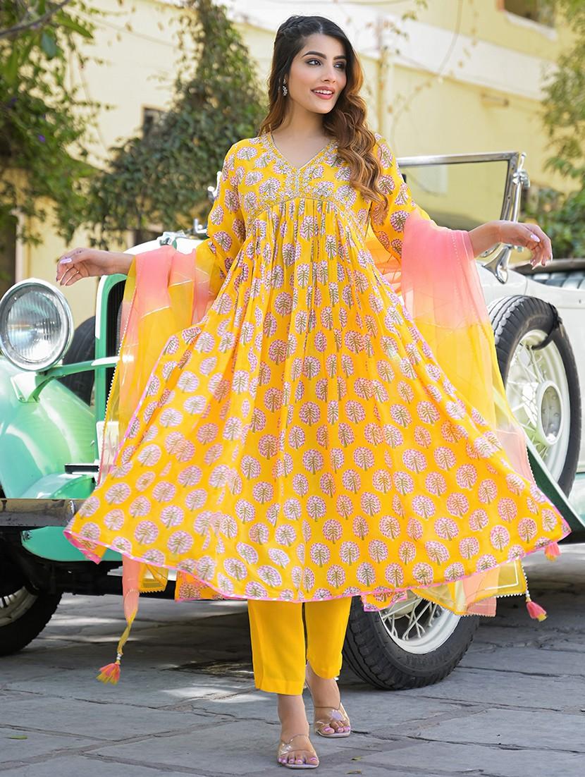 women three quarter sleeve kurta pant with dupatta set - 21766303 - Standard Image - 1