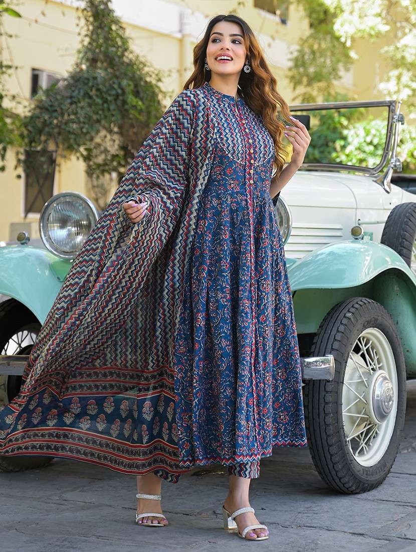 women three quarter sleeve kurta pant with dupatta set