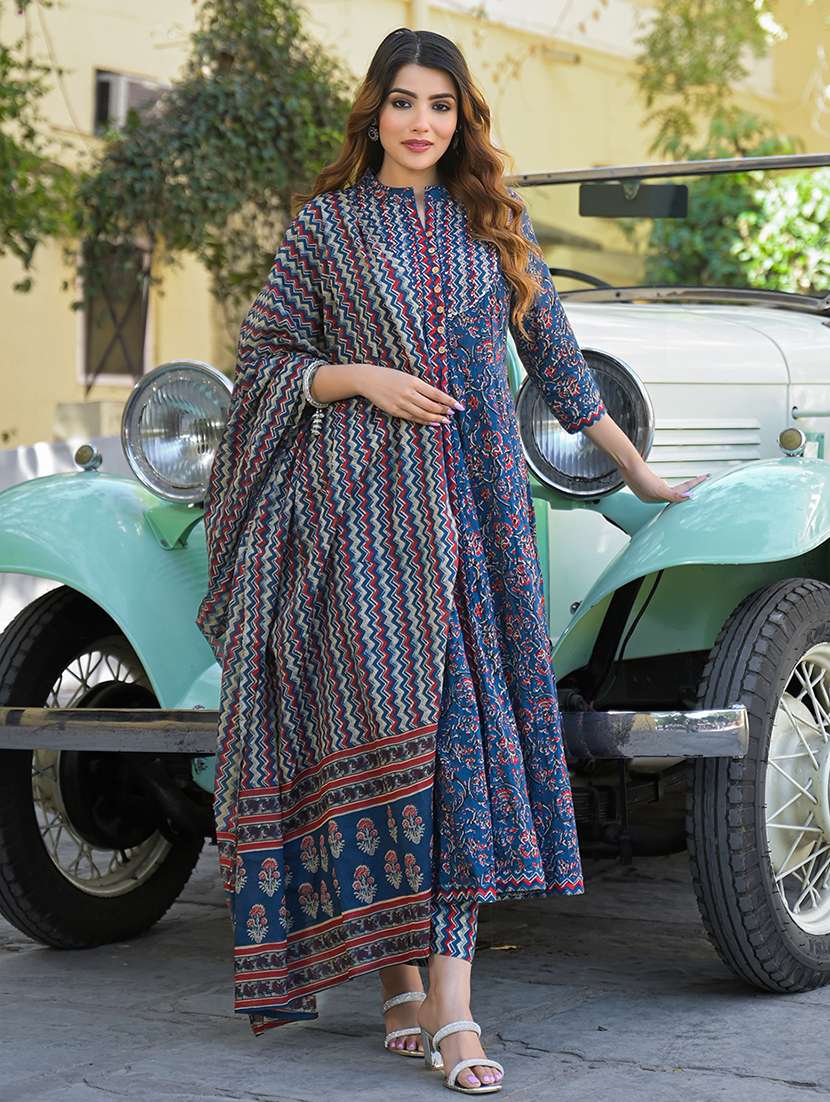 women three quarter sleeve kurta pant with dupatta set - 21766304 -  Standard Image - 1