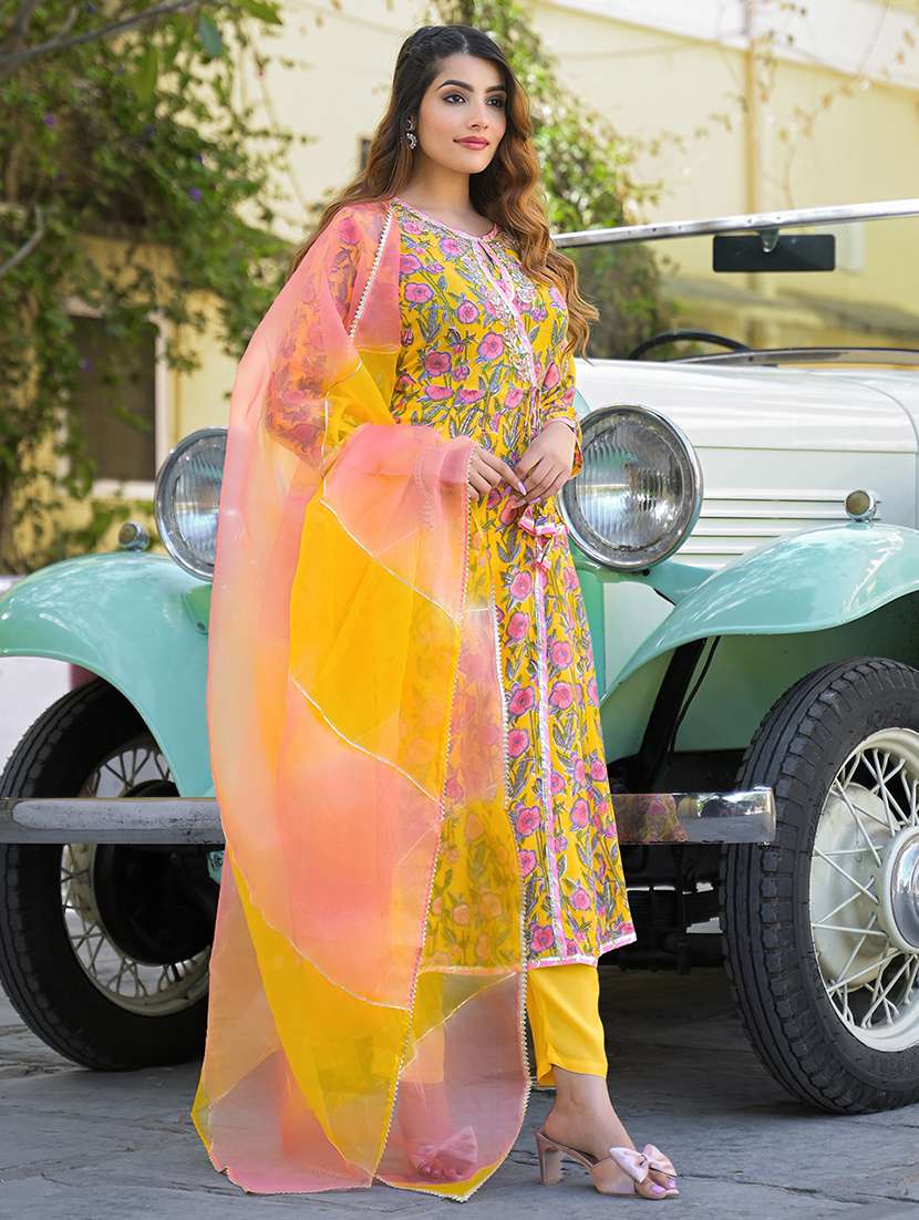women three quarter sleeve kurta pant with dupatta set
