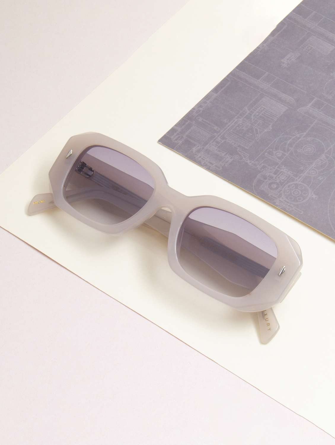 ted smith unisex grey graded premium italian acetate sunglasses with polarized lenses.