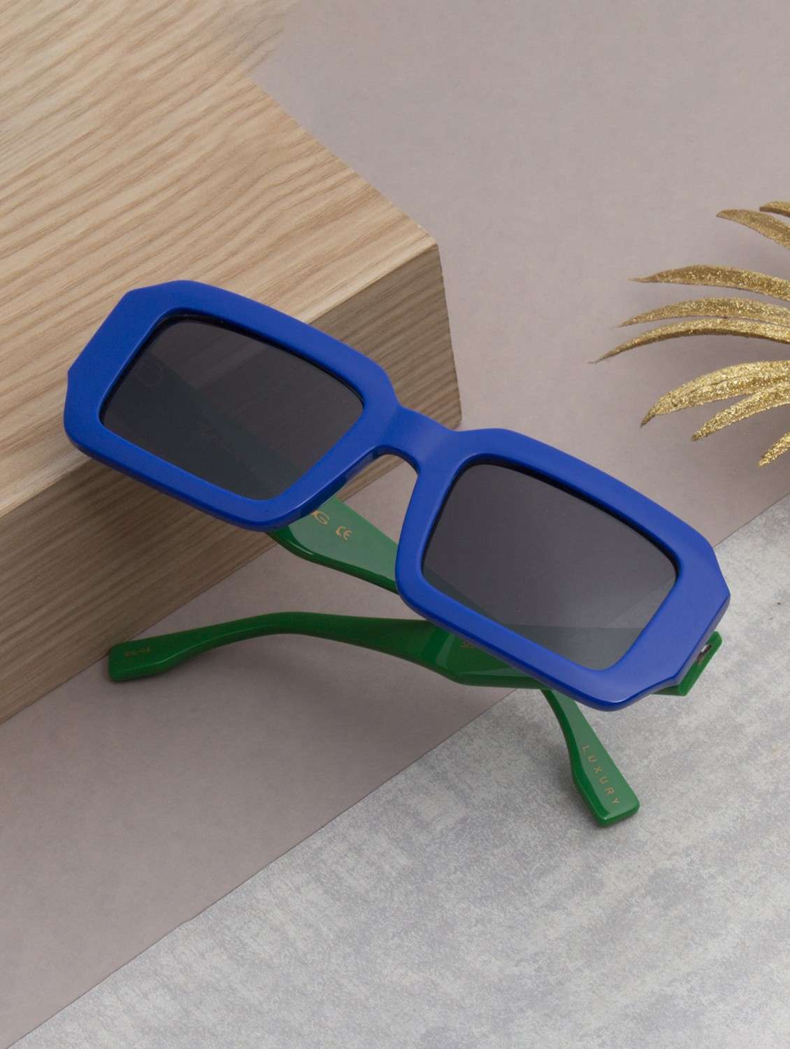 ted smith unisex black premium italian acetate sunglasses with polarized lenses.