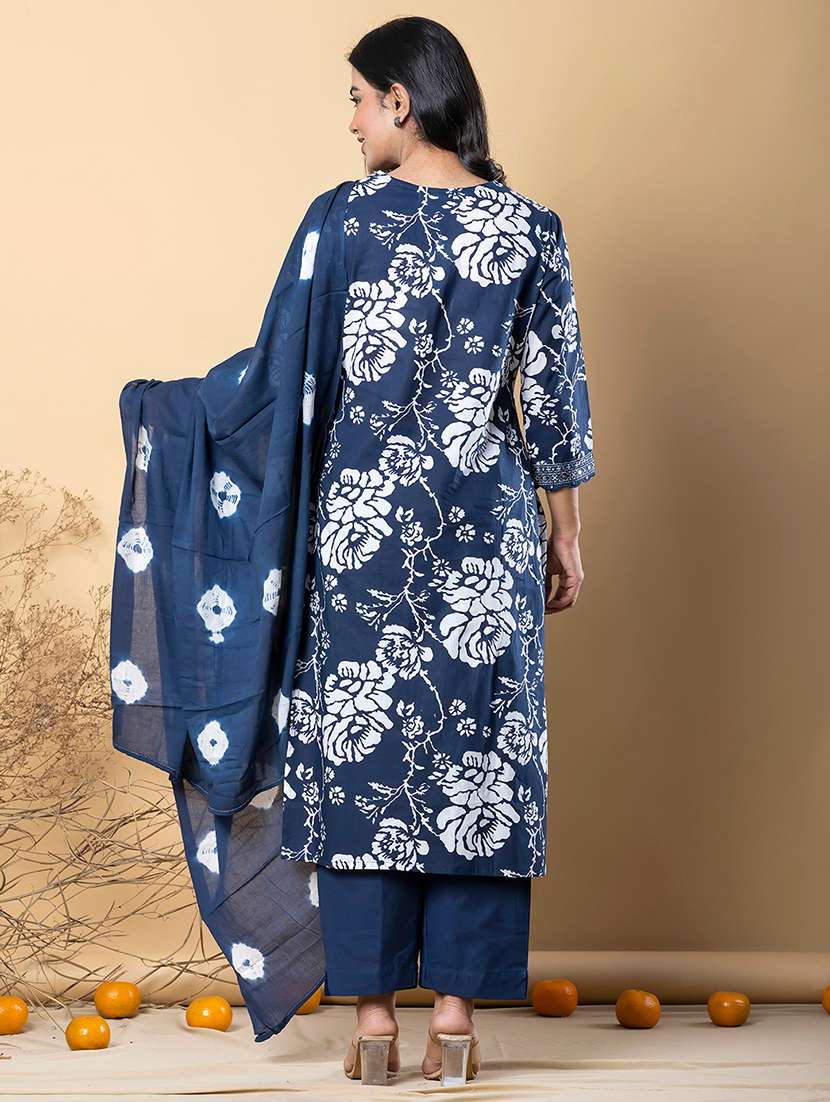 women three quarter sleeve kurta pant with dupatta set - 21766750 -  Standard Image - 4