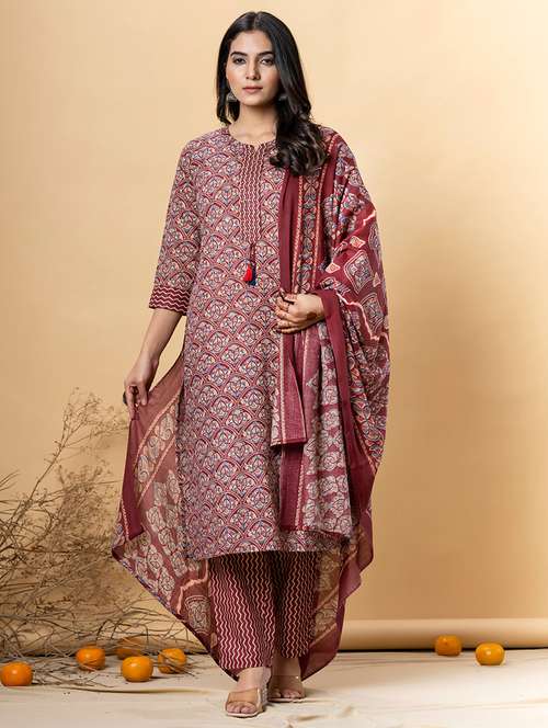 women three quarter sleeve kurta pant with dupatta set - 21766762 - Standard Image - 0