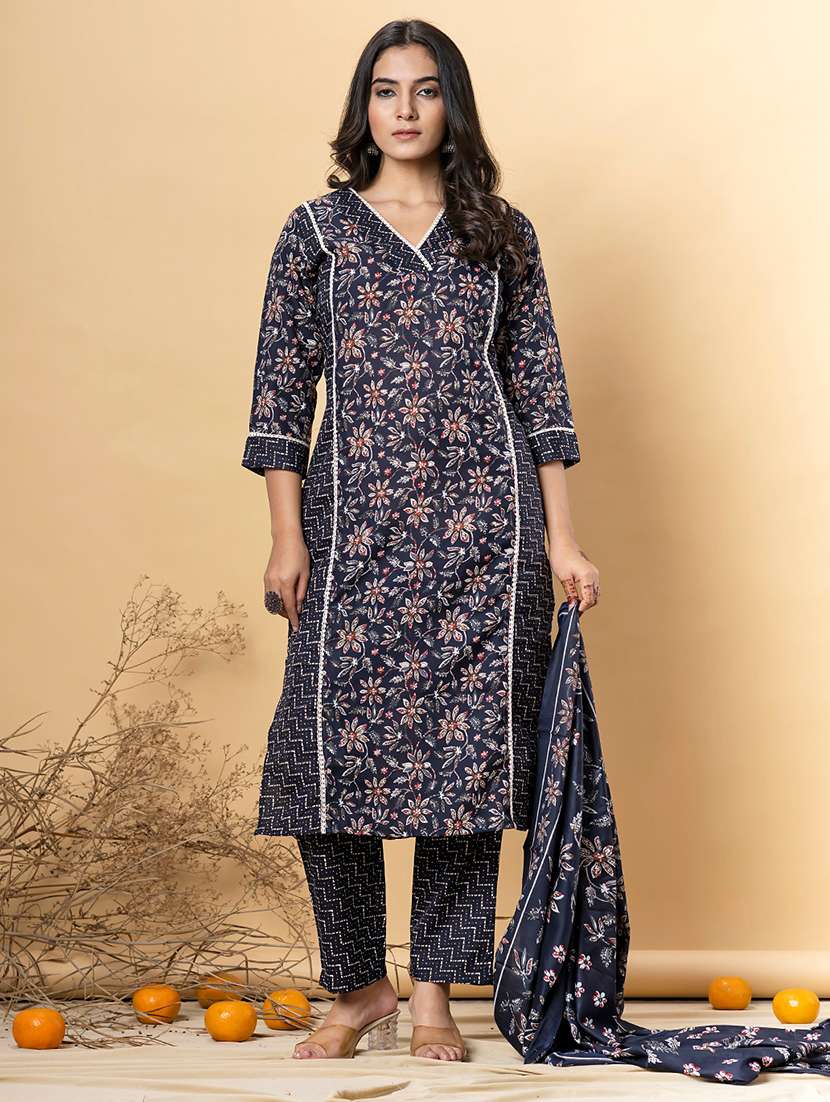 women three quarter sleeve kurta pant with dupatta set - 21766766 -  Standard Image - 1