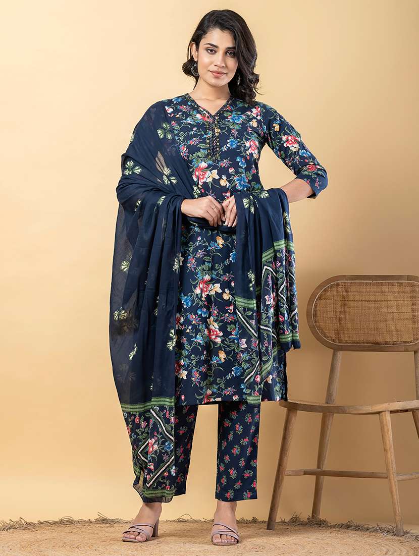 women three quarter sleeve kurta pant with dupatta set - 21766768 -  Standard Image - 1