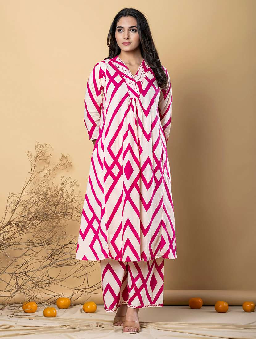 women three quarter sleeve kurta palazzo set - 21766788 -  Standard Image - 1