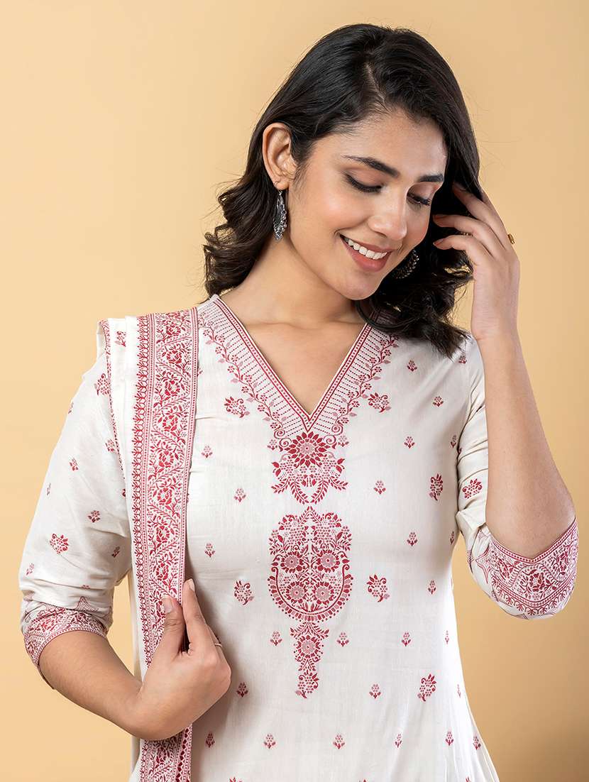 women three quarter sleeve kurta pant with dupatta set - 21766790 -  Standard Image - 4