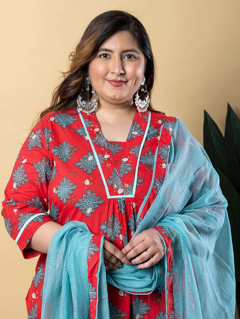 women three quarter sleeve kurta pant with dupatta set - 21766878 - Standard Image - 4