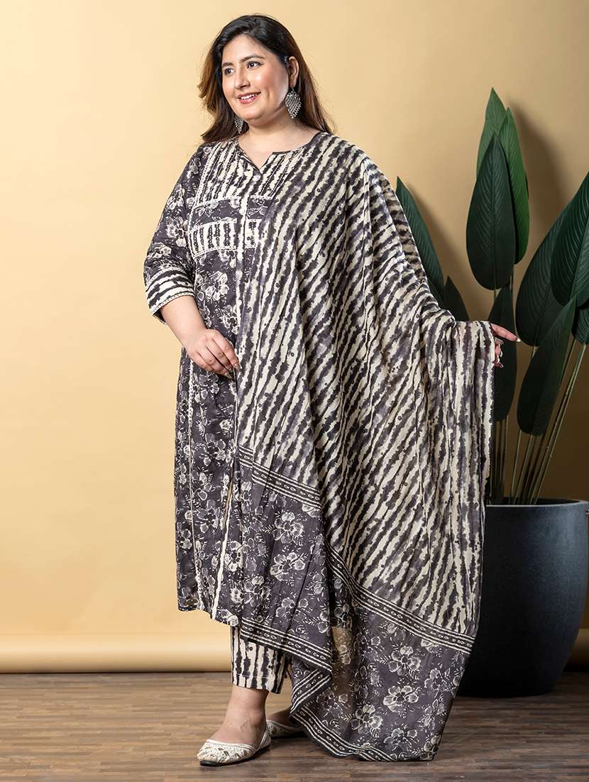 women three quarter sleeve kurta pant with dupatta set - 21766882 -  Standard Image - 1