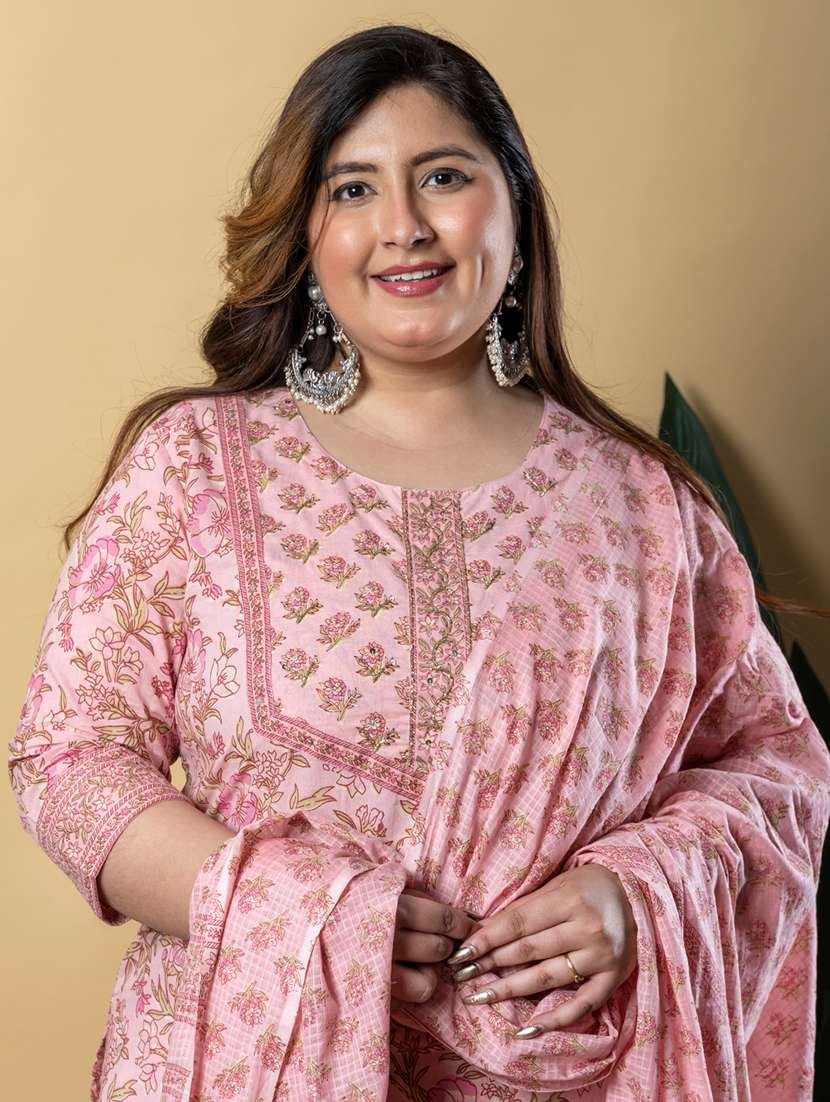 women three quarter sleeve kurta pant with dupatta set - 21766886 -  Standard Image - 4