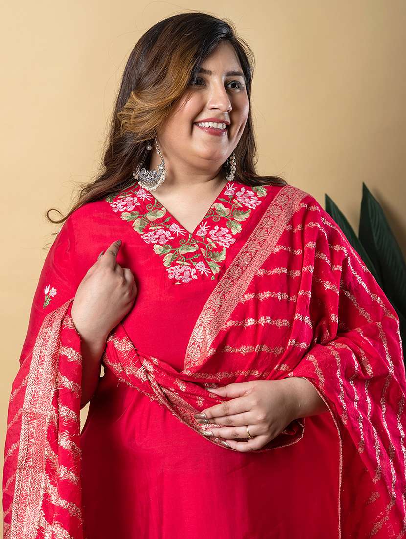 women three quarter sleeve kurta pant with dupatta set - 21766888 -  Standard Image - 4