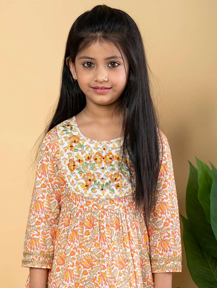 girls three quarter sleeve kurta sharara set - 21766966 -  Standard Image - 4