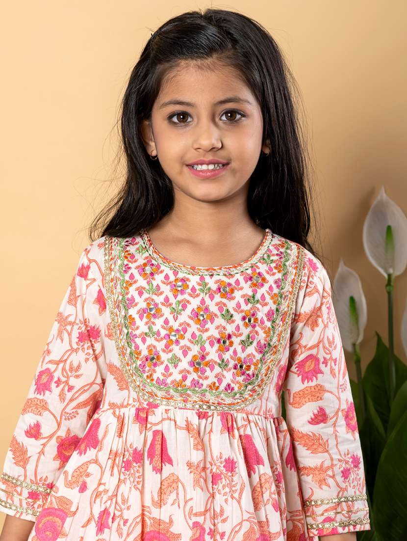 girls three quarter sleeve kurta sharara set - 21766976 -  Standard Image - 4