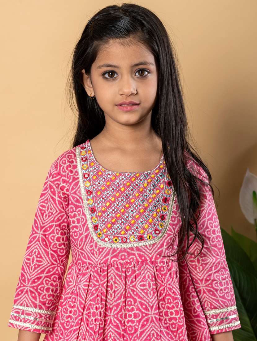 girls three quarter sleeve kurta sharara set - 21766979 - Standard Image - 4