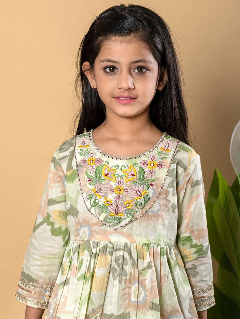 girls three quarter sleeve kurta pant set - 21766981 -  Standard Image - 4