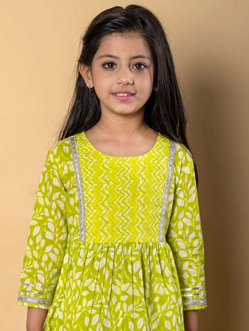 girls three quarter sleeve kurta sharara set - 21766983 -  Standard Image - 4