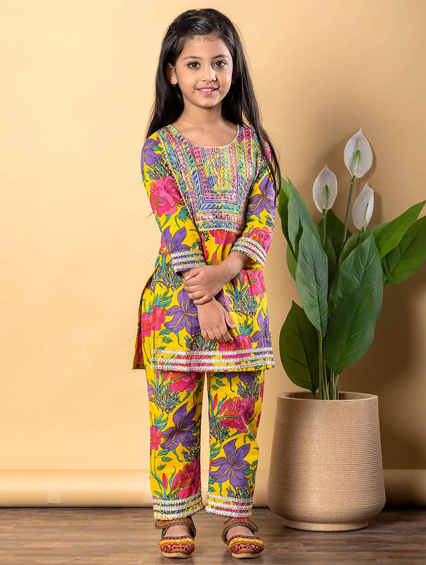 girls three quarter sleeve kurta pant set - 21766988 -  Standard Image - 1