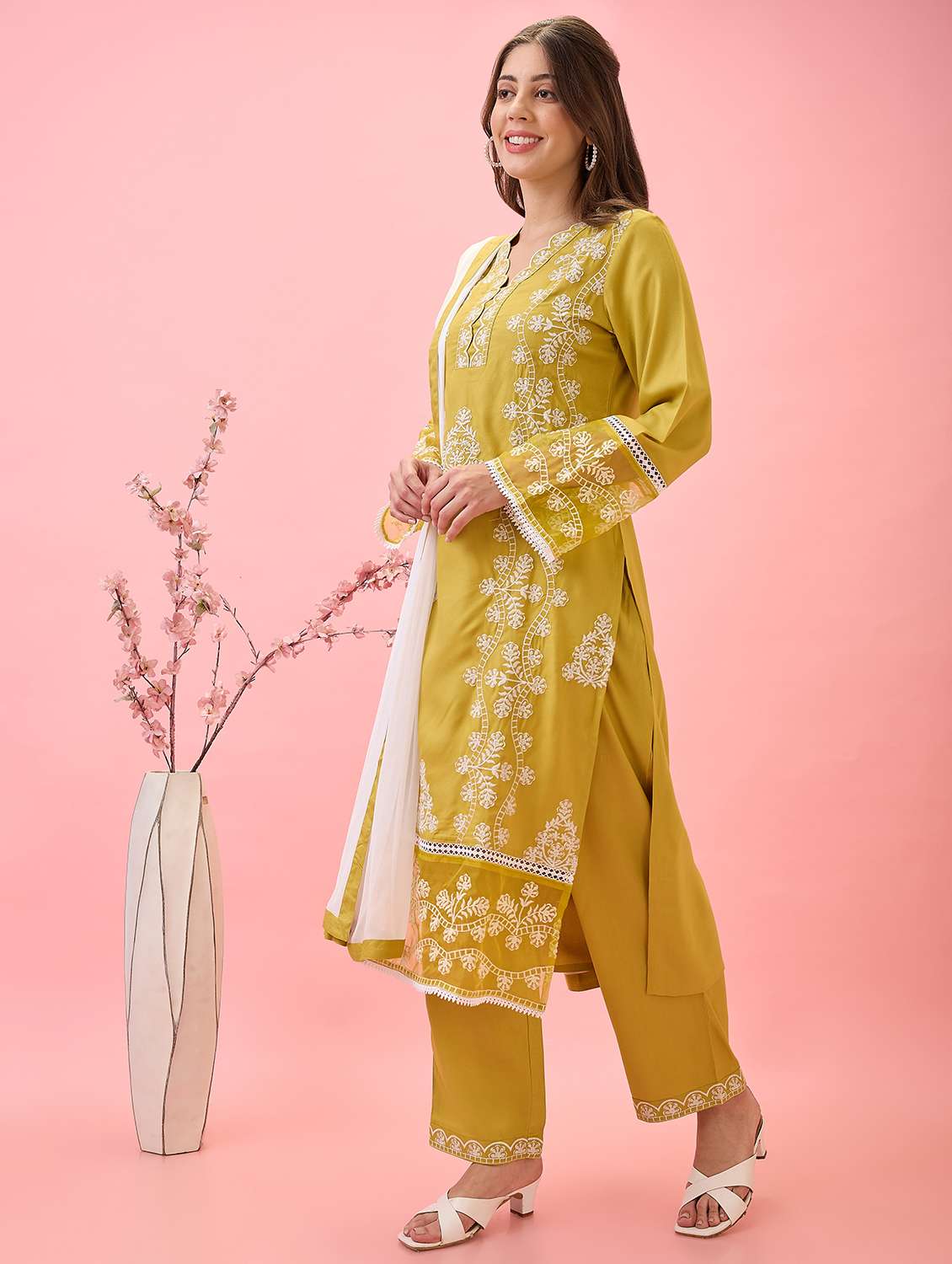 globus women green scalloped v-neck lace insert bell sleeves embroidered straight festive kurta & pants set - 21767492 -  Standard Image - 1